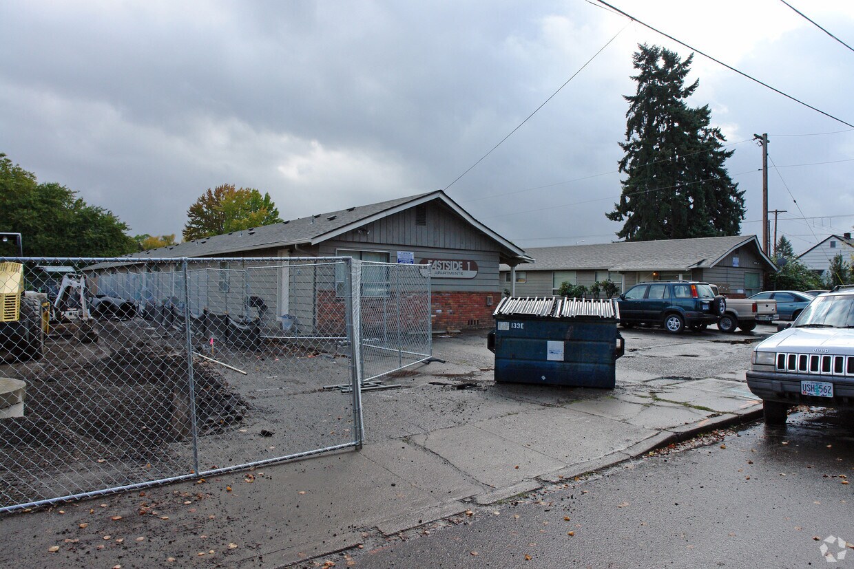 Building Photo - Eastside 1 Apartments