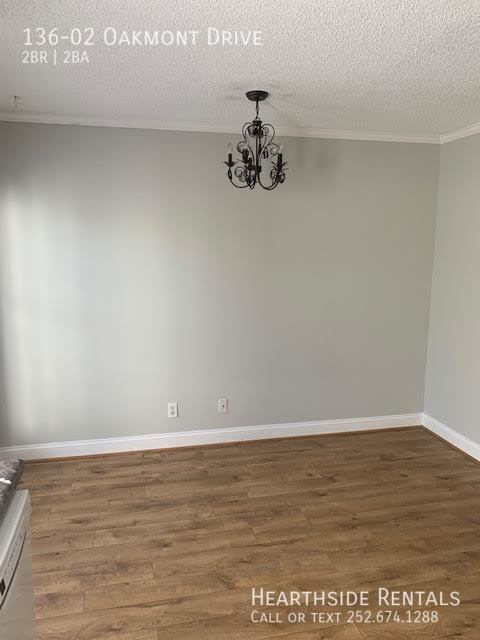 Foto del edificio - "Charming 2-Bedroom Townhouse on Oakmont D...