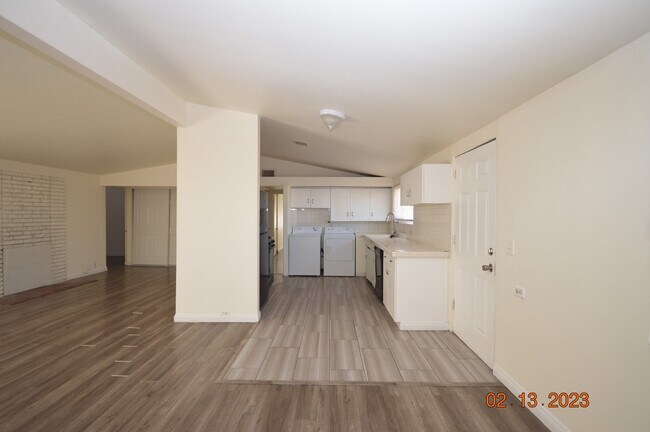 Building Photo - 5617 Evergreen Ave
