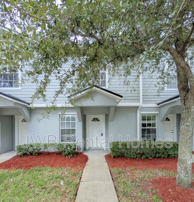 Foto principal - 8475 McGirts Village Ln
