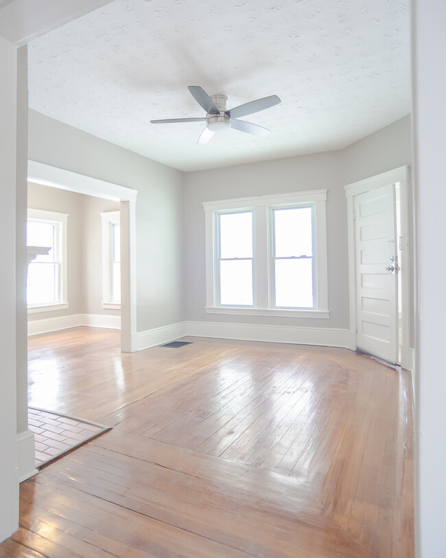 living room - 1306 Belle Ave