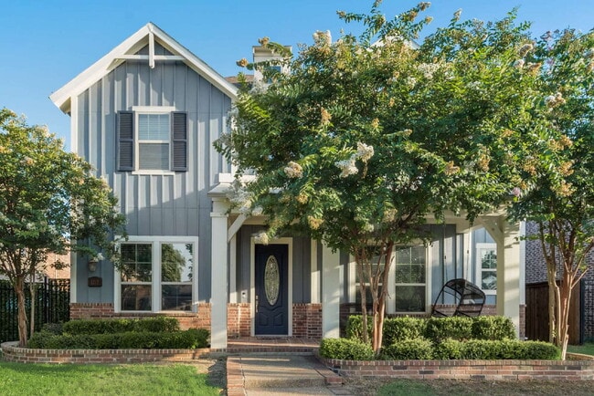 Foto del edificio - Welcome to your new 5 Bed-4 Bath home in t...