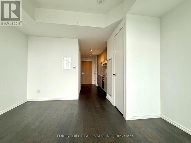 Building Photo - 5 Soudan Ave