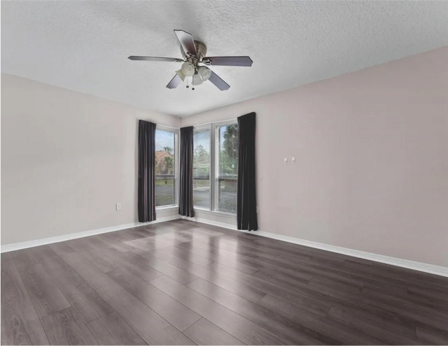 2 dormitorios grandes, 2 baños completos - 652 Grenadine Ct