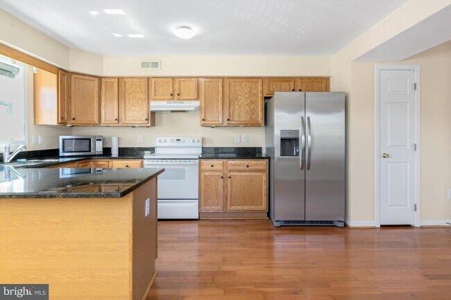 Building Photo - 2683 Edgemont St