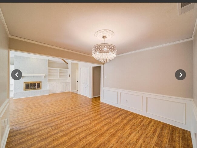 Building Photo - 3 Bedroom 2 Bath Single Family Home in Dallas