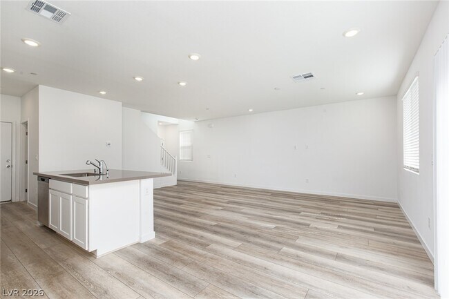 Building Photo - 9583 Noah Pointe Ave