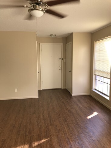 Foto del edificio - 601 E Maryland Ave