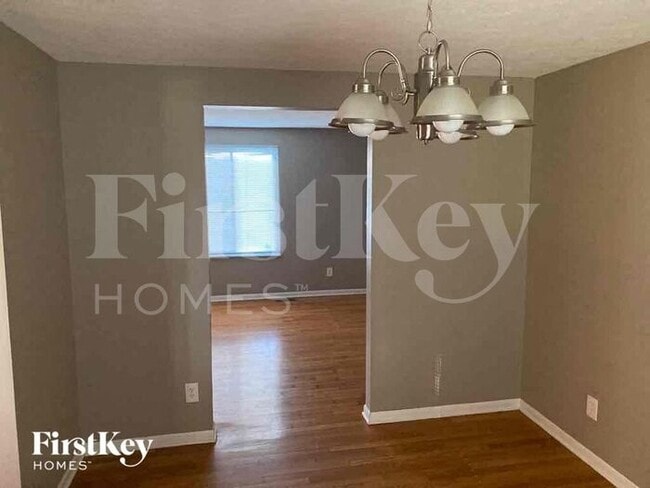 Building Photo - 815 Mcdonell Dr