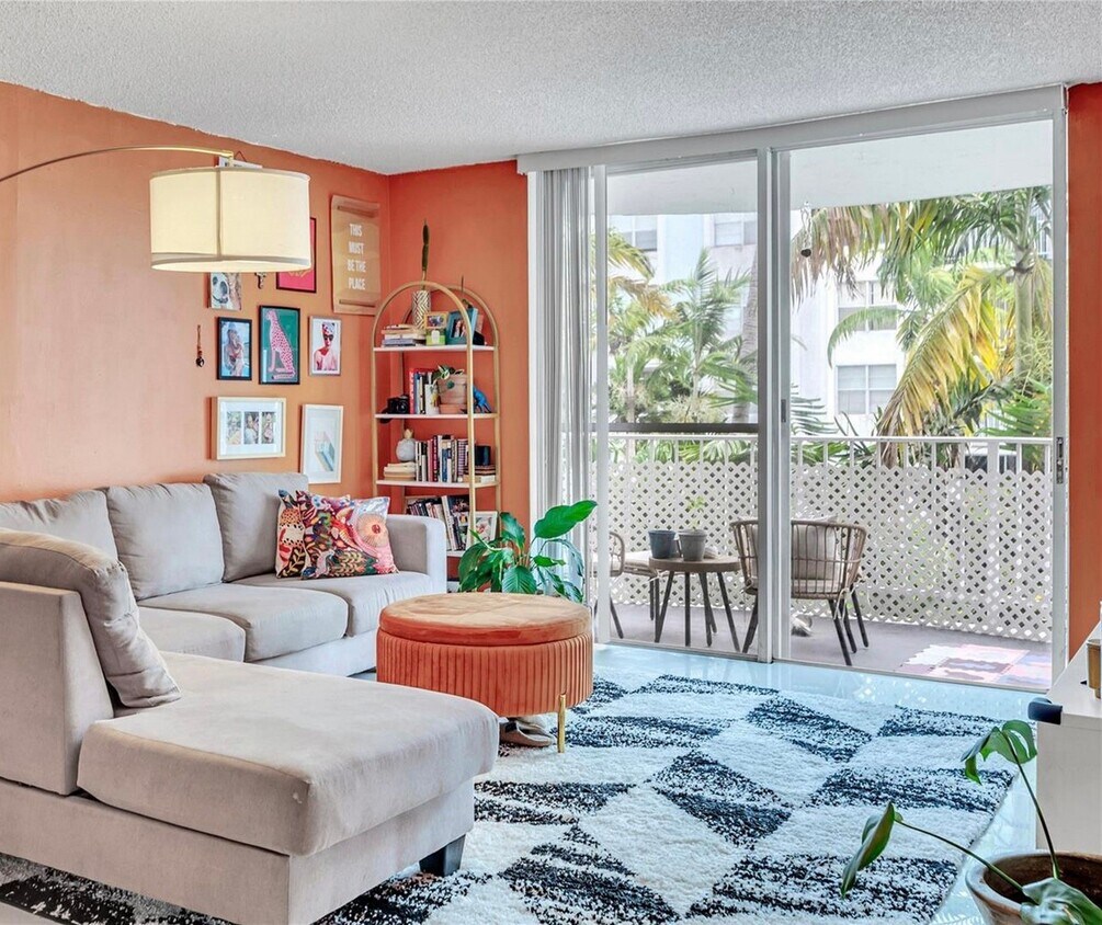 Foto principal - 488 NW 165th St