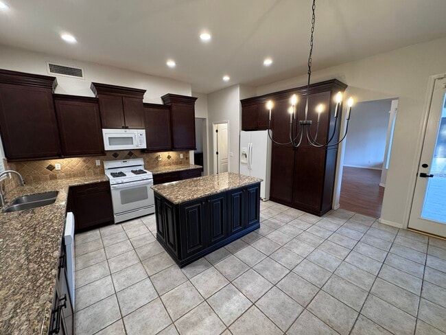 Building Photo - 2871 E Melody Ln