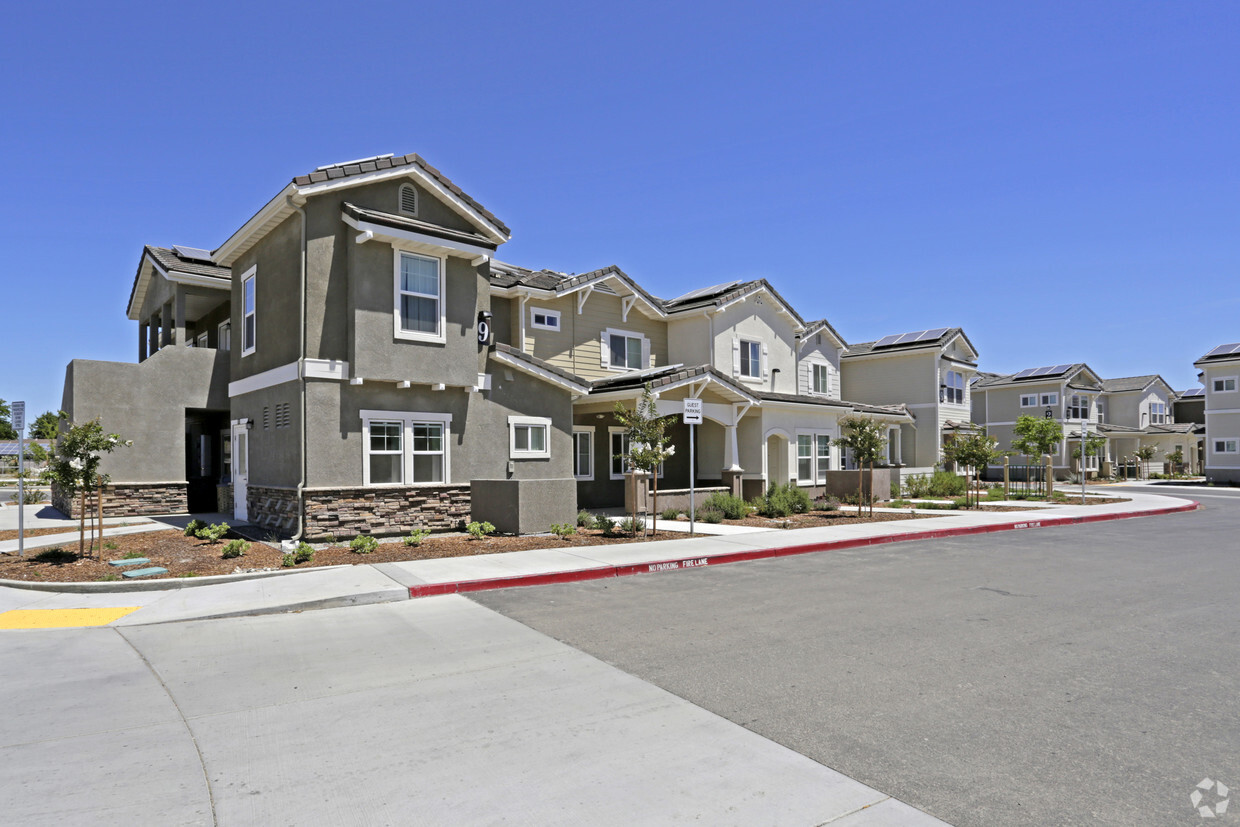 Building Photo - Valley Glen Apartments