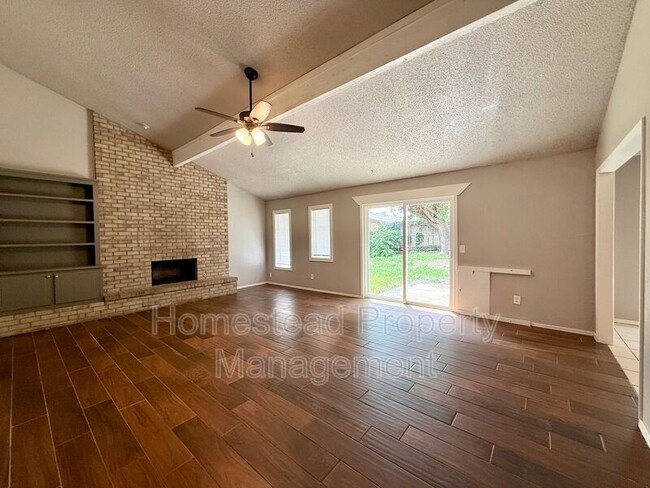 Foto del edificio - 9005 N Shannon Ave