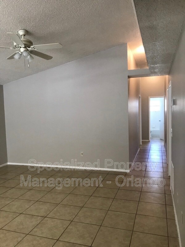 Foto del edificio - 4452 Golden Rain Ct
