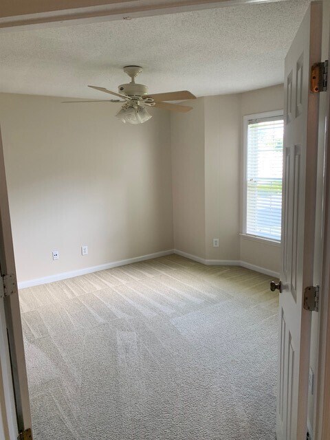 Foto del edificio - COMING SOON IN SEPTEMBER! 2 Beds 2 Baths! ...