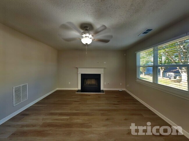 Foto del edificio - 2121 Serenity Dr NW