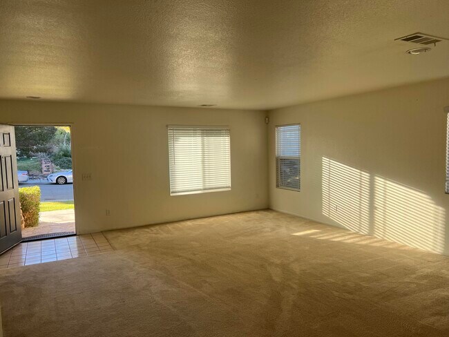 Building Photo - 36718 Arbolada Ln