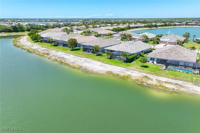 Foto del edificio - 14799 Edgewater Cir