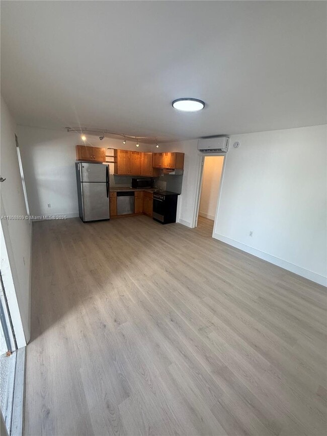 Building Photo - 3071 SW 27th Ave