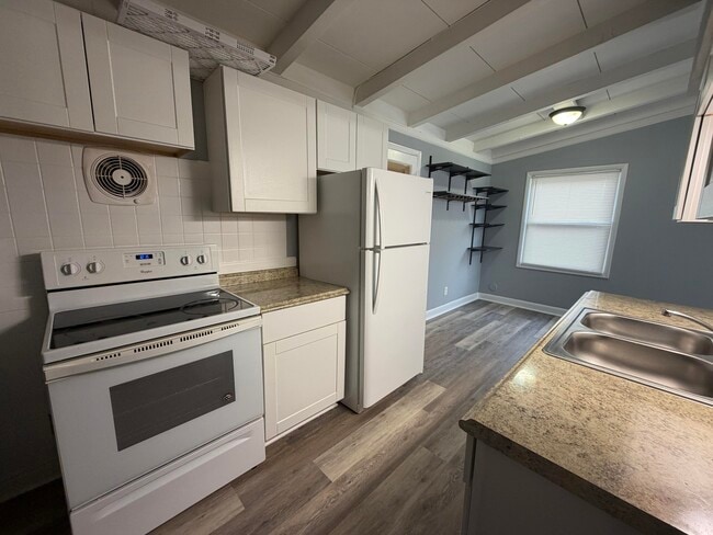 Building Photo - 1582 Bluebird Ln