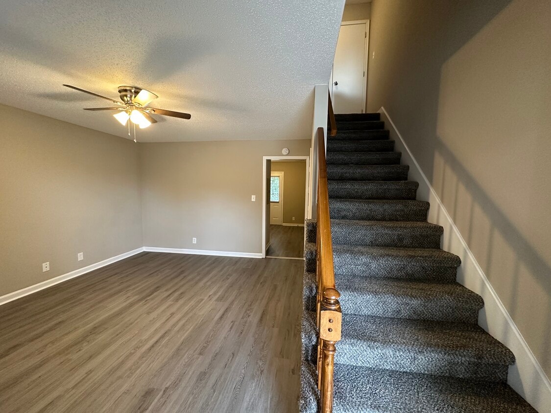 1701 Baltimore Dr, Clarksville, TN 37043 Townhome Rentals in