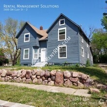 Building Photo - 2600 SW Clay St
