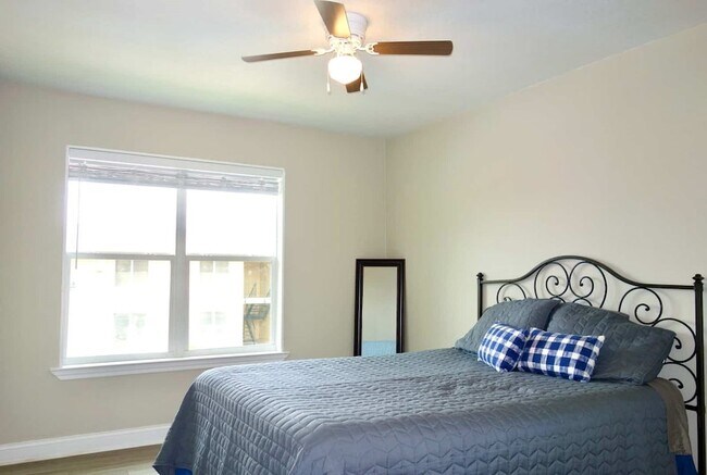 Foto del edificio - 1212 Glen Garden Dr