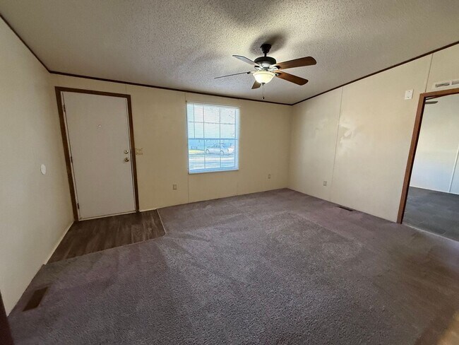 Foto del edificio - 3 Bedroom 2 bath mobile home