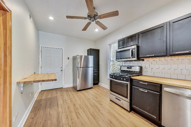 Foto del edificio - 2719 N Ridgeway Ave
