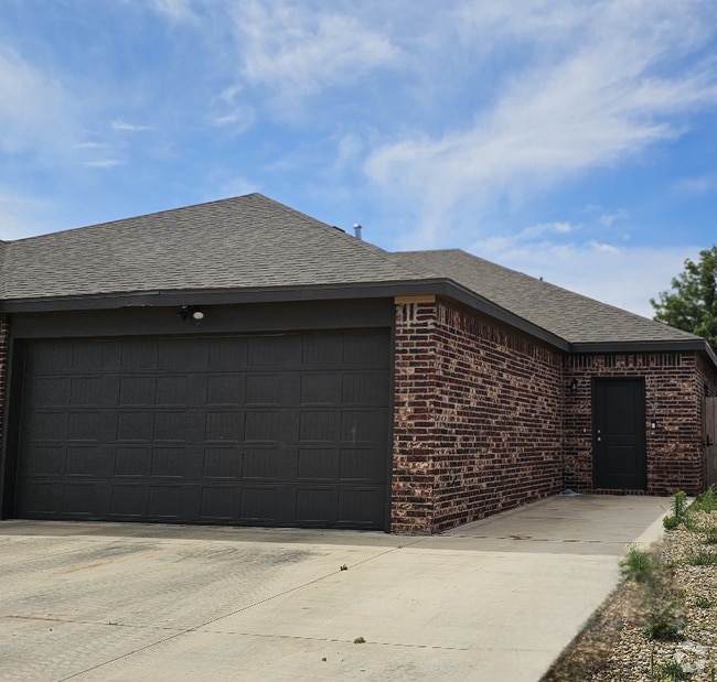 Building Photo - 5533 Itasca St