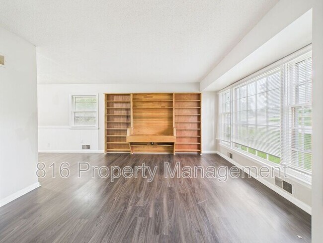 Foto del edificio - 10000 Fremont Ave