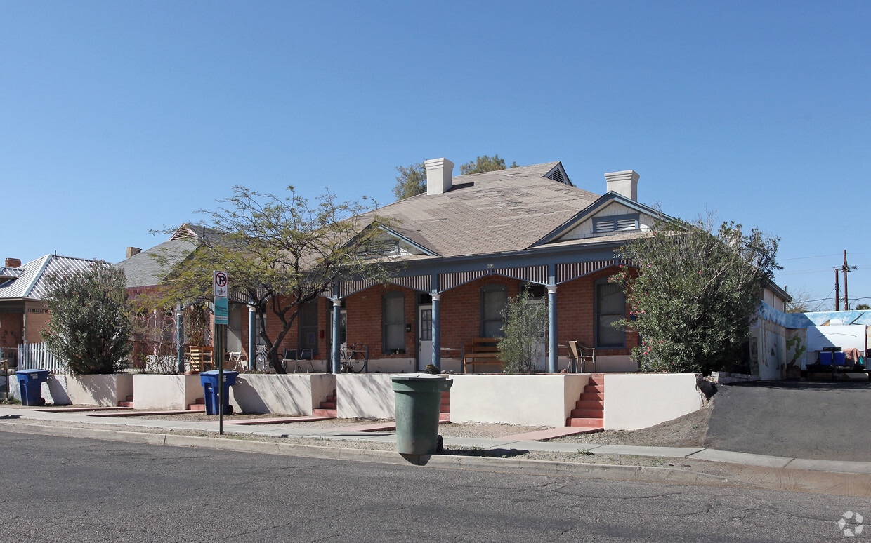 Primary Photo - 218 S 3rd Ave