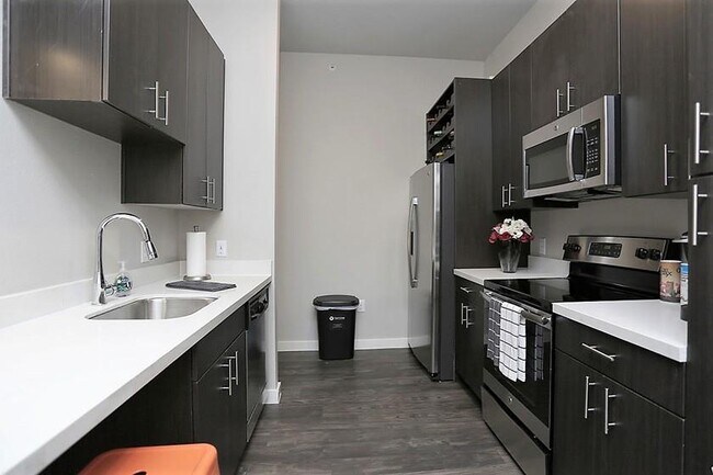 Foto del edificio - 1500 N Haskell Ave.