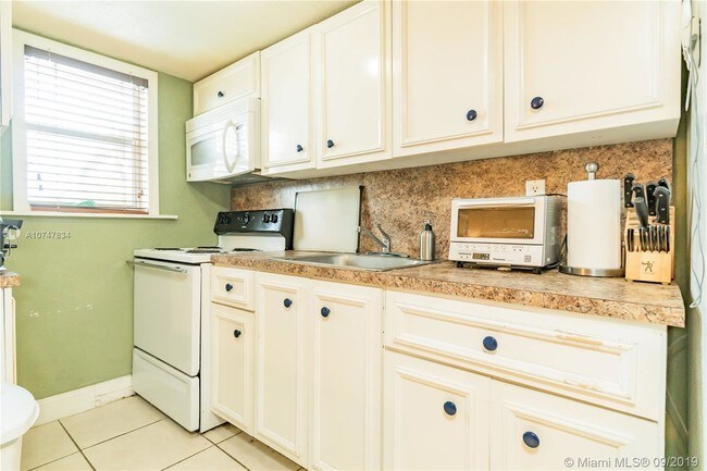 Foto del edificio - 3901 SW 112th Ave