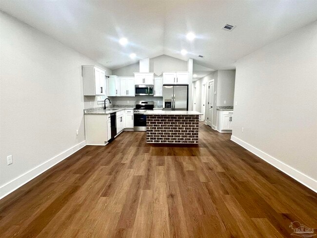 Foto del edificio - 4417 Oak Ln