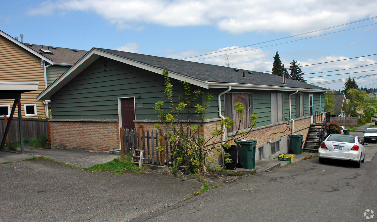 Building Photo - 9305 Linden Ave N