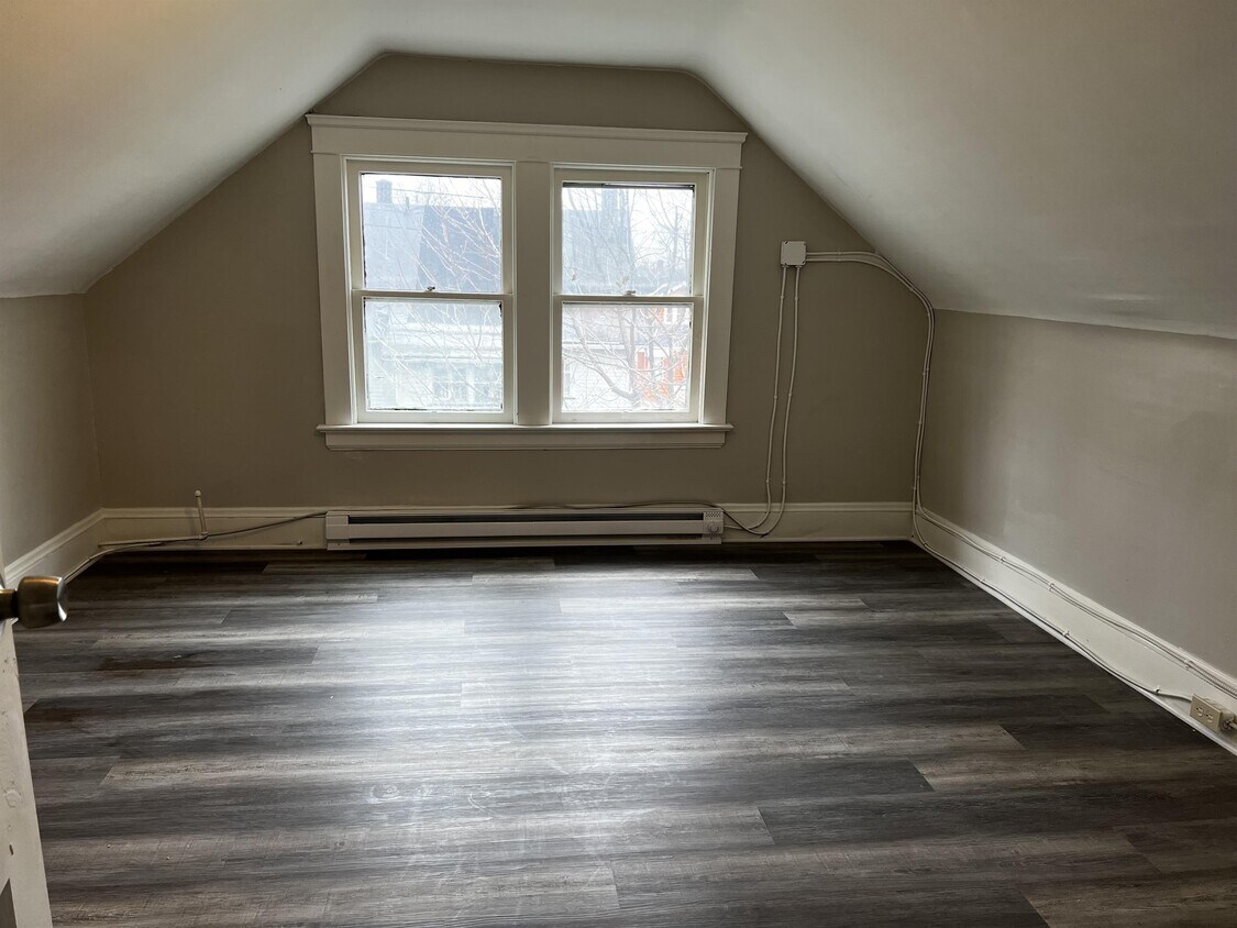 Foto principal - 1244 E 143rd St