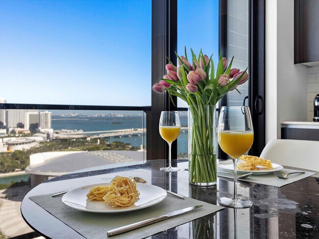 Building Photo - 398 NE 5th St