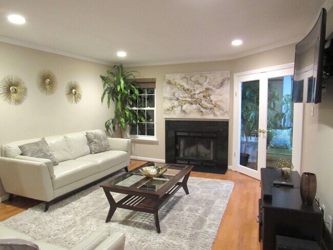 Foto del edificio - 3315 Wyndham Cir