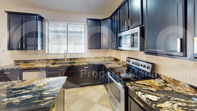 Building Photo - 6618 S 45th Dr