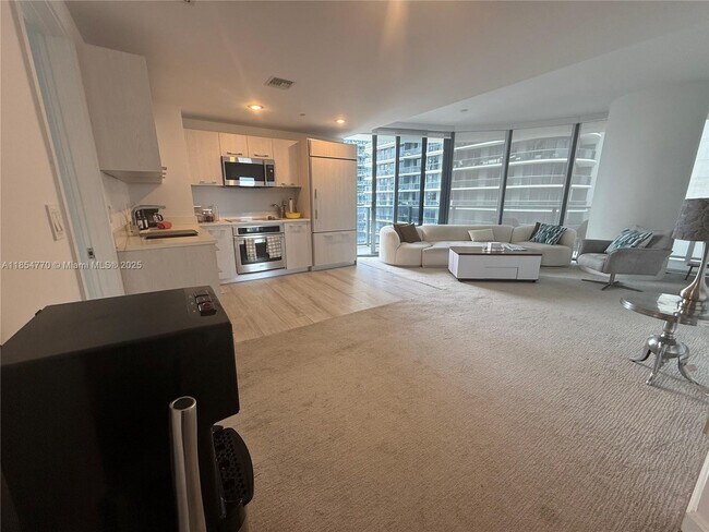 Foto del edificio - 45 SW 9th St