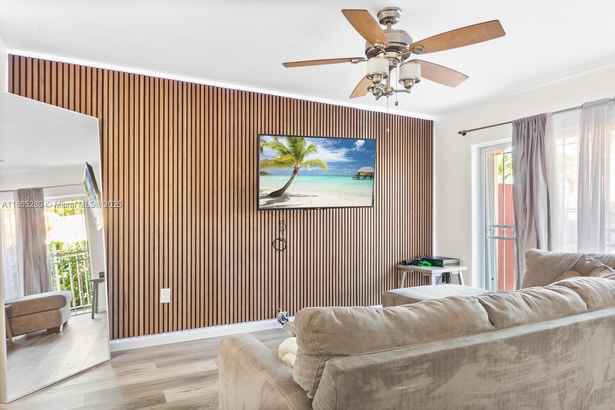 Foto principal - 8530 NW 3rd Ln
