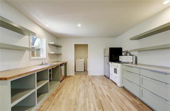 Foto del edificio - 4804 Menchaca Rd