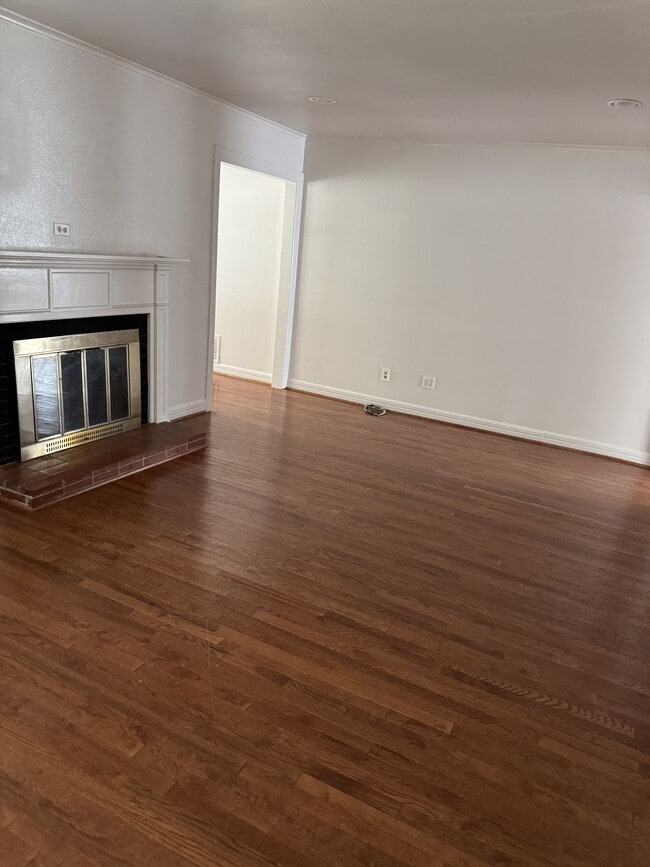 Building Photo - 3525 Stadium Dr