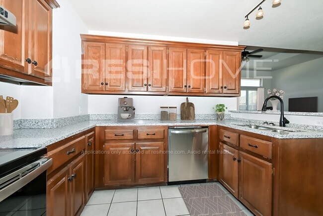 Foto del edificio - 3813 Crail Dr