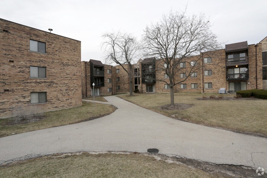Indian Trail Apartments Rentals Addison, IL