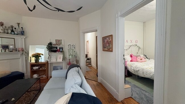 Building Photo - 26 Darling St