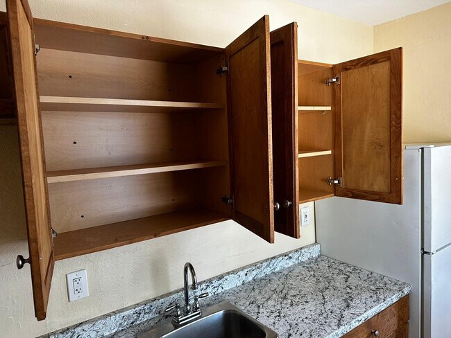 Foto del edificio - 1301 Sharazad Blvd