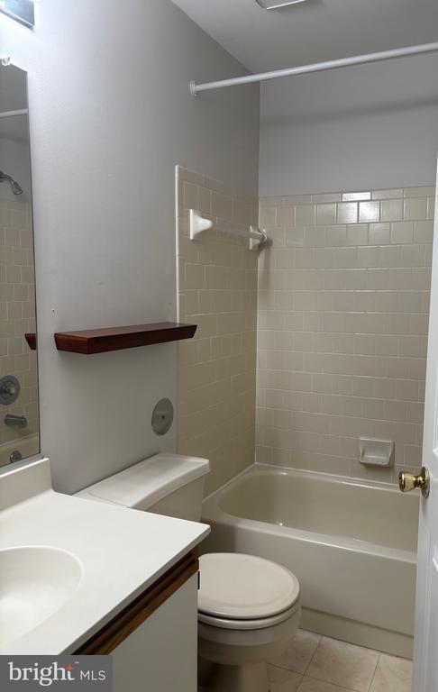 Foto del edificio - 5006 Dorsey Hall Dr