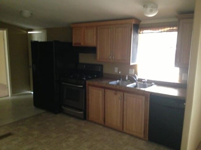 Building Photo - 12475 S. Paula Avenua